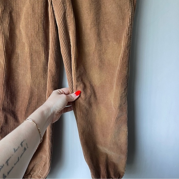 Aritzia TNA Chateau Brown Corduroy Jogger Pants 00 - Picture 5 of 9